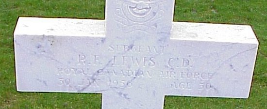 [Sgt RF Lewis Grave Marker]