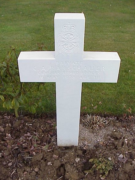 [Pte CA Parschauer Grave Marker]